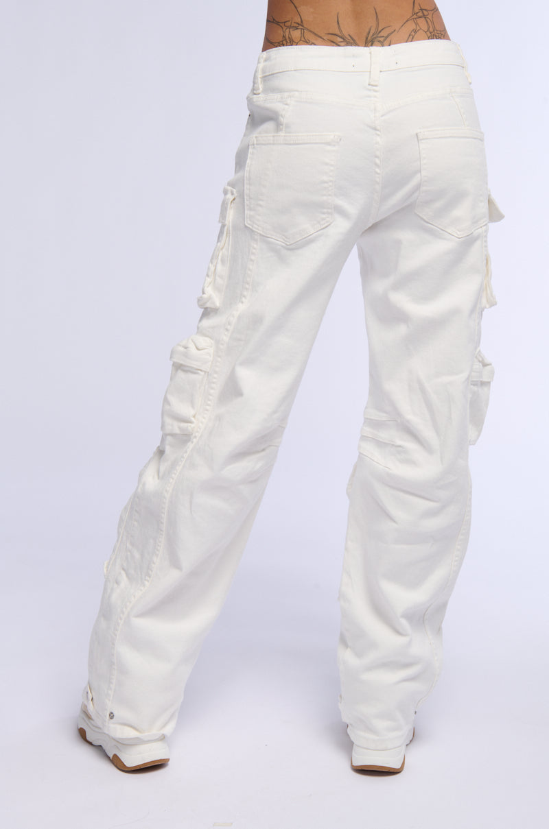 BROOKLYN CARGO POCKET WIDE LEG JEAN IN WHITE